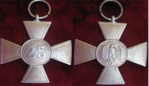 Медаль «За верную службу в Вермахте» 25 лет ― Фалерист