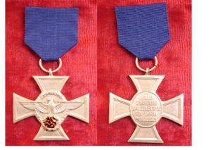 Медаль за службу в полиции 18 лет ― Фалерист