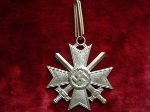Рыцарский крест за военные заслуги с мечами в серебре ― Фалерист