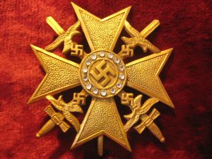 Испанский крест с мечами в золоте с бриллиантами ― Фалерист